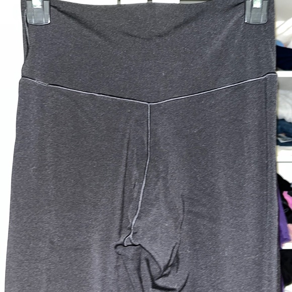 black aerie cross over flare leggings - Picture 4 of 4